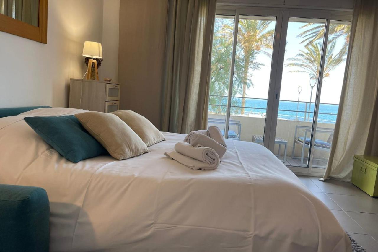 Fully Equipped Beachfront Studio In The Heart Of The City Center Bd Leclerc Antibes Exteriér fotografie